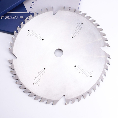 純木のトリミングのための産業 CNC TCT の丸鋸刃